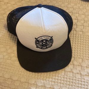 Men’s Black Dive N’ Surf Trucker Hat